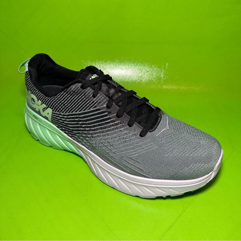 Men’s hoka March 3 athletic running shoes size 9 Green/black